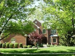 9960 Woodlands Dr, Fishers, IN 46037