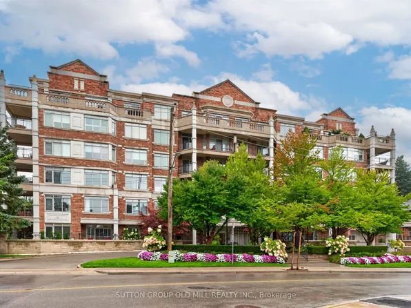 12 Old Mill Trl #203, Toronto, ON M8X 2Z4