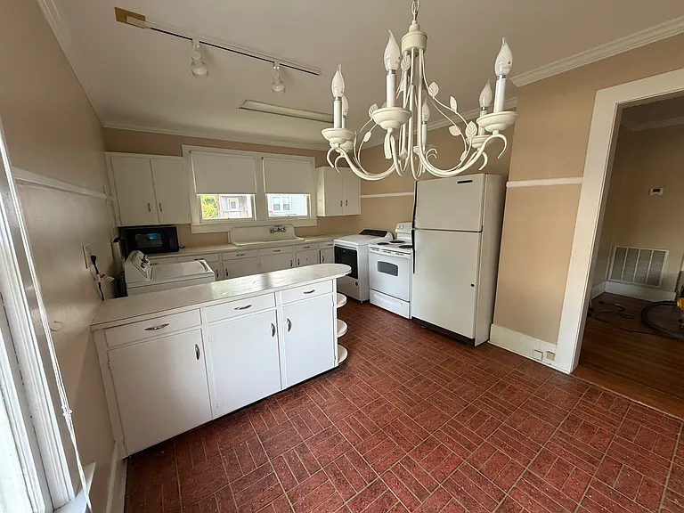 1803 Nance St #A — Photo 3