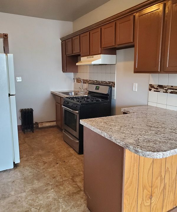 1st image of 1502 Broadway St #3F