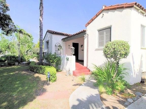 3rd image of 2321 Loma Vista St