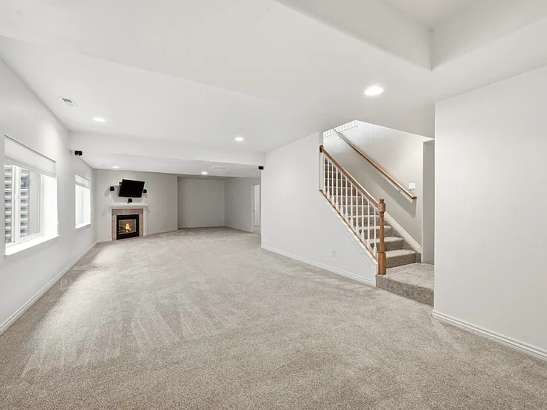 608 Crosswind Point — Photo 26
