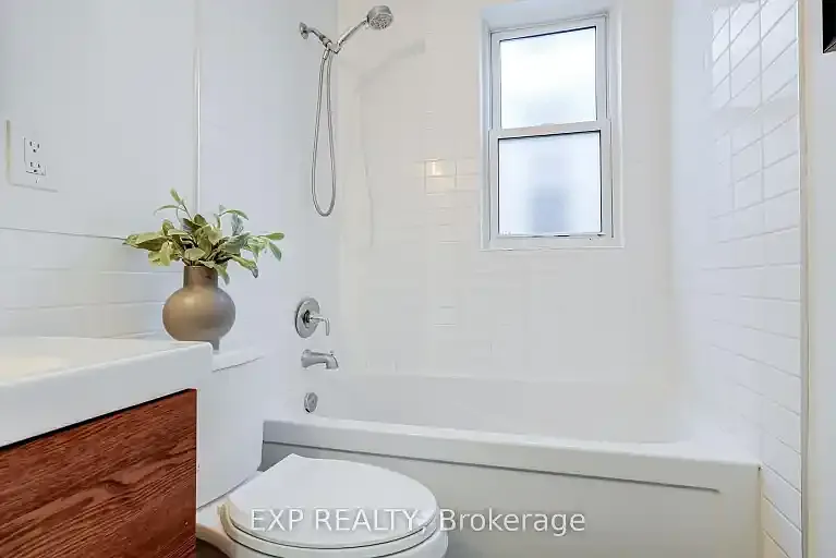 146 Hanson St #1A — Photo 5