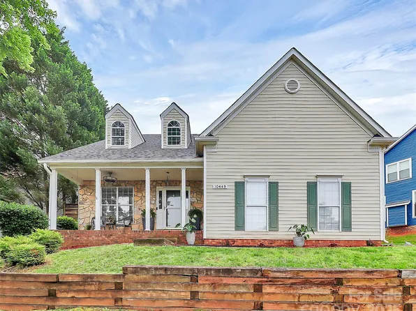 10449 Quiet Bay Ct, Charlotte, NC 28278
