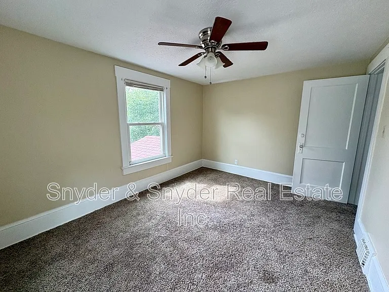 2307 & 2309 SW 22nd St SW — Photo 12