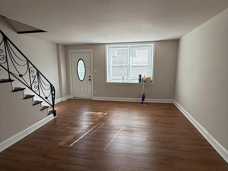 4427 Vista St — Photo 5