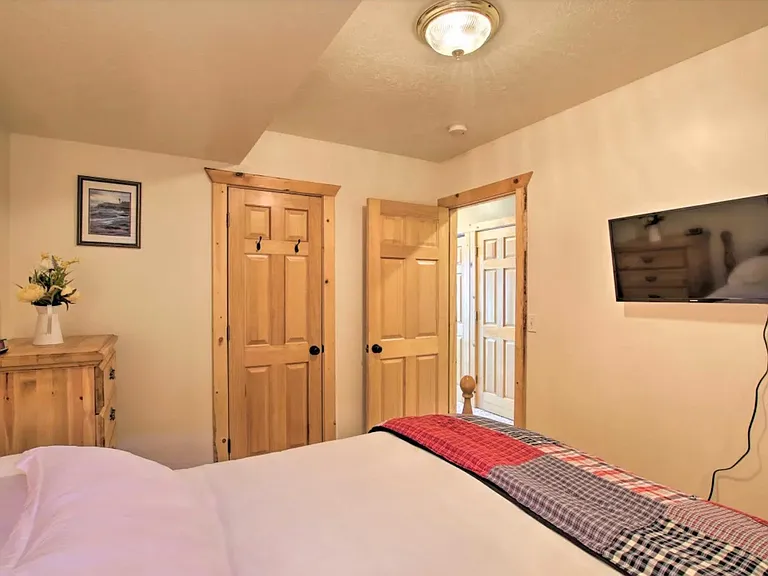 874 N Newberg Pl #3 — Photo 13