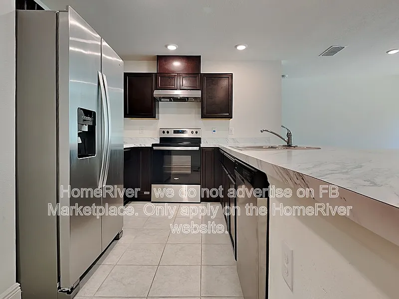 3 bed, 2.0 bath, 1540 sqft, $1,795 — Photo 4