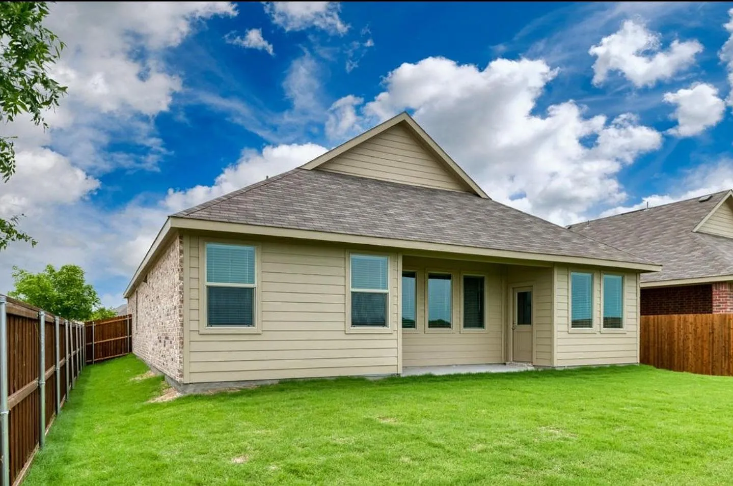 4 bed, 1838 sqft, $2,075 — Photo 4