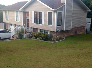 7231 Flagstone Dr, Ooltewah, TN 37363