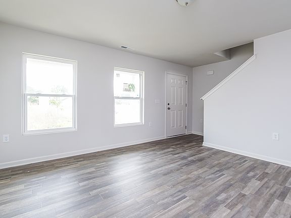 3rd image of 859 Ashbury Ln