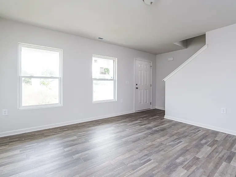 859 Ashbury Ln — Photo 3