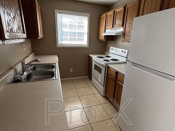 5th image of 713 E Monroe St APT A