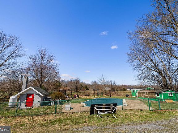 5th image of 250 Friendship Rd