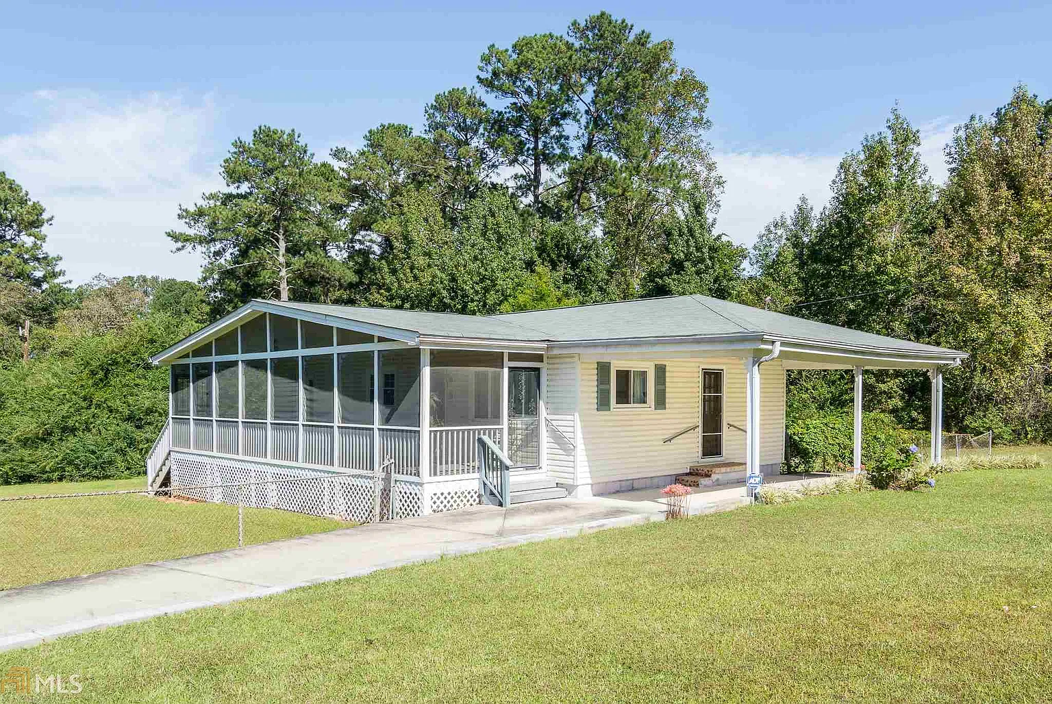 60 Boulevard Dr photo 1