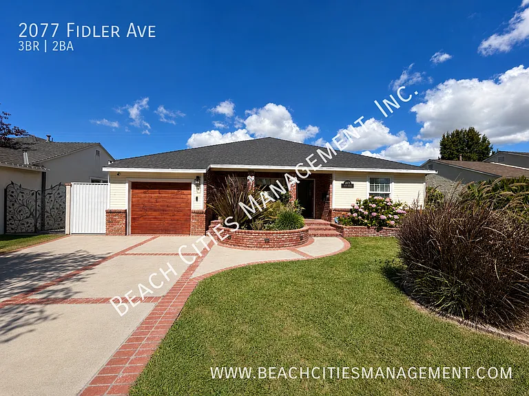 2077 Fidler Ave — Photo 1