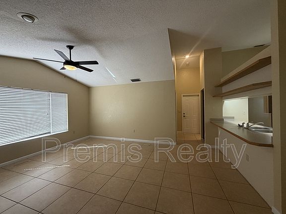 2nd image of 20 Ridgecroft Ln