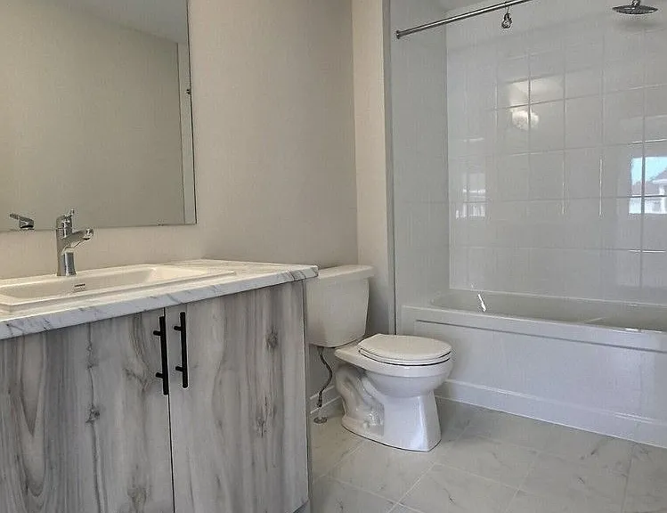524 Oldenburg Ave — Photo 10