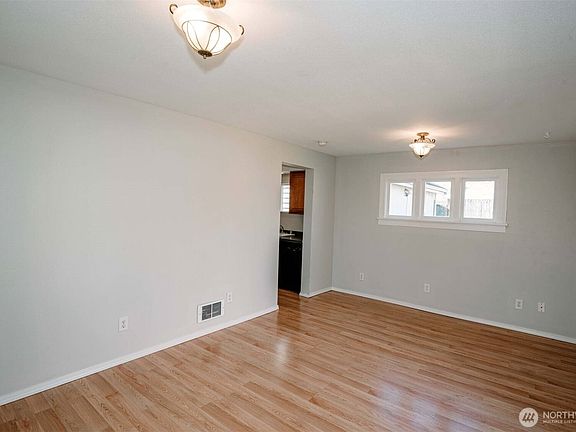 3rd image of 2220 Summit Avenue