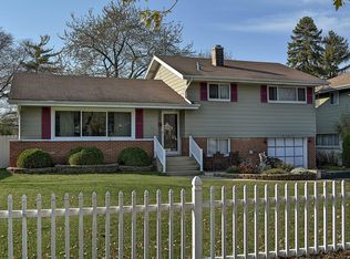 224 S Beverly St, Wheaton, IL 60187