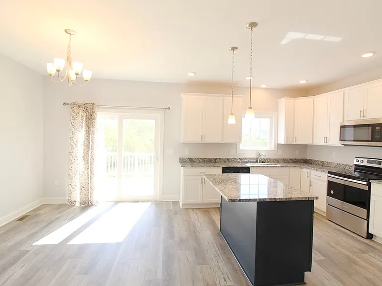 1073 Bluemoon Dr — Photo 7