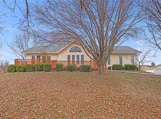 16374 McIntyre Rd, Leavenworth, KS 66048