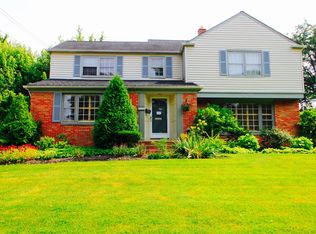 23700 Shelburne Rd, Shaker Heights, OH 44122