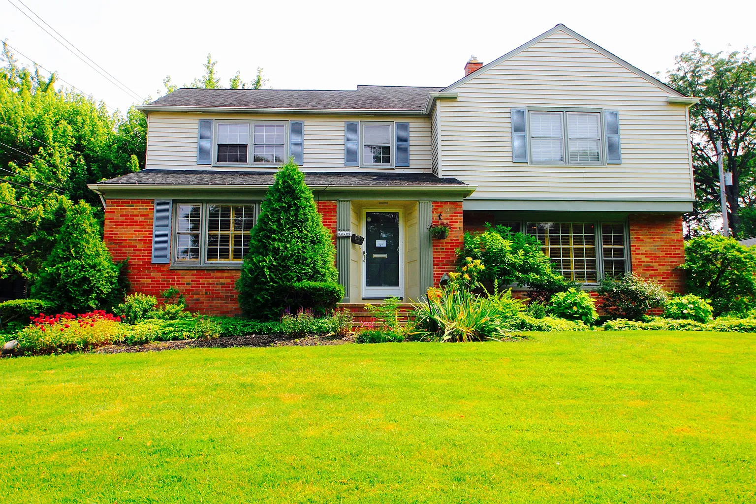 23700 Shelburne Rd photo 1