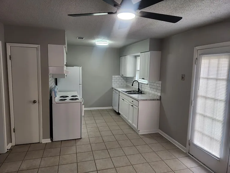 662 Mahoney Rd — Photo 7