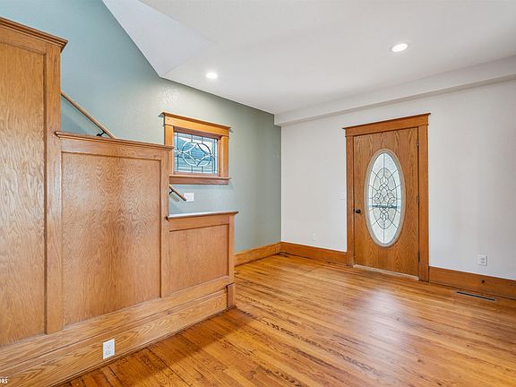 5th image of 705 Lincoln St