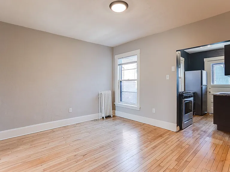 424 Smith — Photo 32