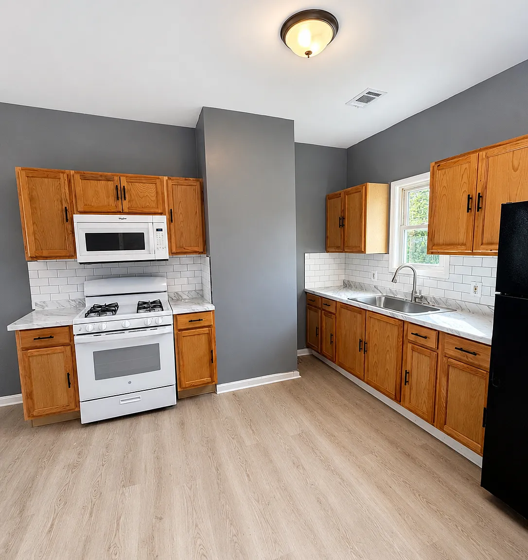 2 bed, $2,100 — Photo 2