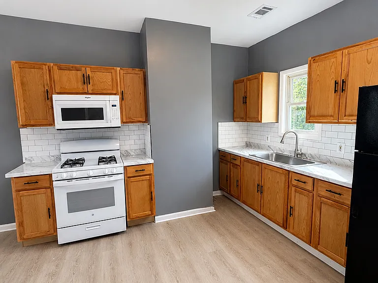 36 Valley St #2 — Photo 2