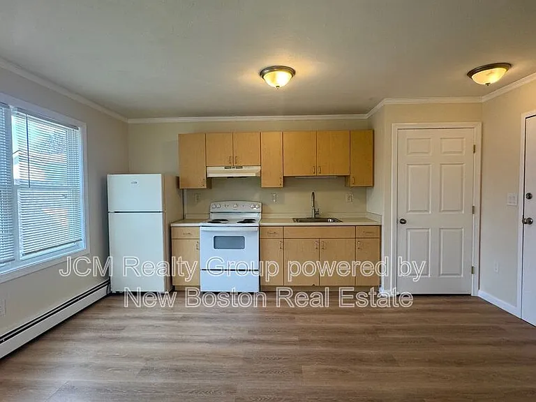 111 Main St #8R — Photo 1
