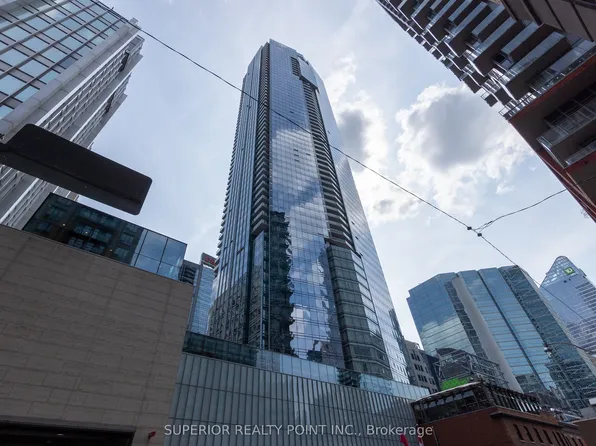 180 University Ave Unit 4408, Toronto, ON M5H 0A2