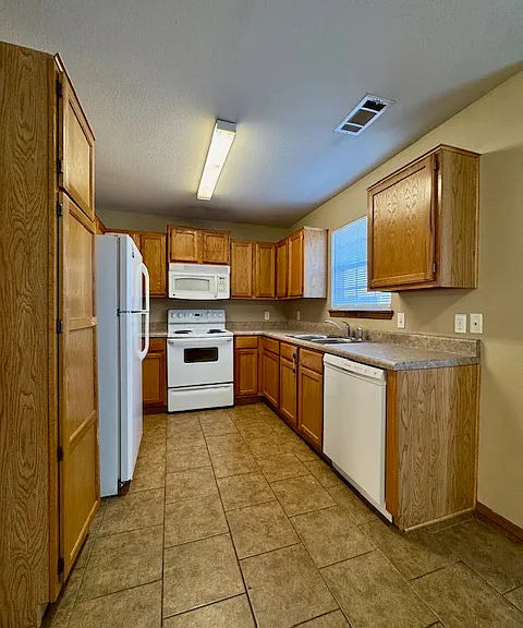 4204 SW Chapelstone Ave #2 — Photo 5