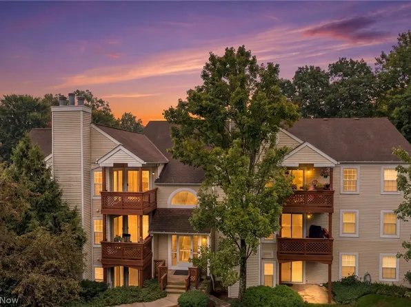 1448 Cedarwood Dr APT C3, Westlake, OH 44145