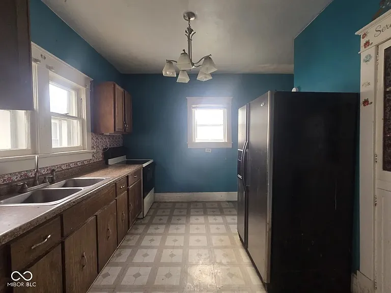 835 S 3rd St — Photo 5
