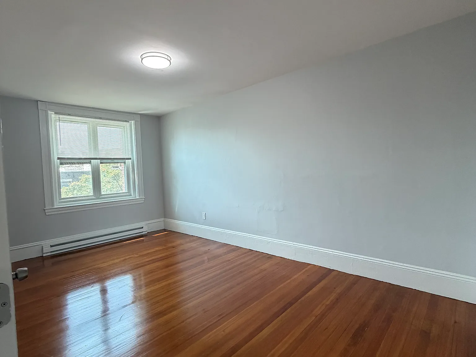 2 bed, 695 sqft, $3,800 — Photo 3
