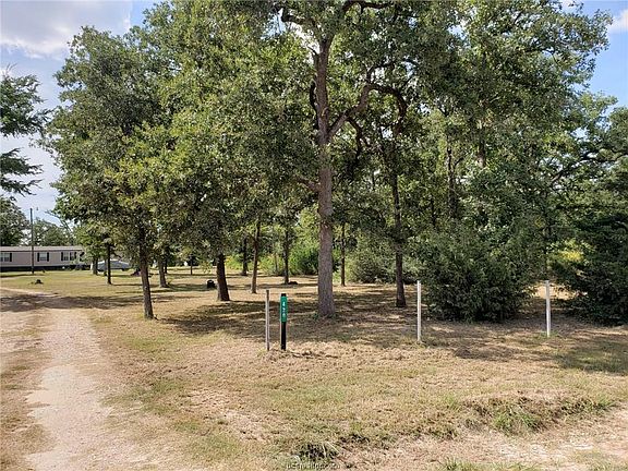 4th image of 430 Oak Forest Dr