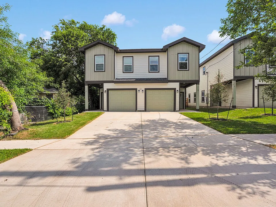 521 Dakota St