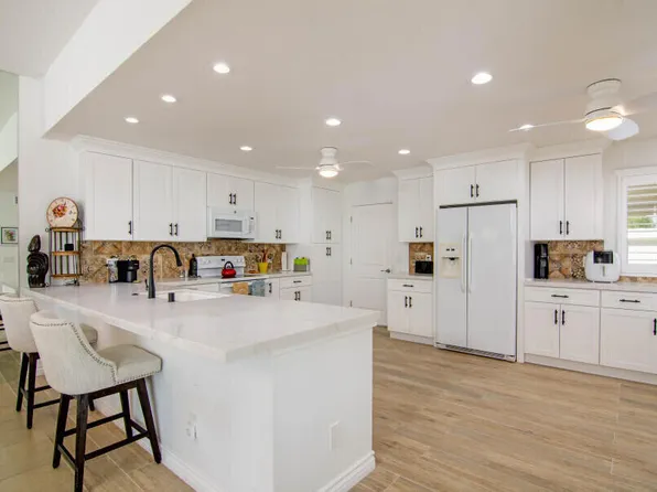 1740 Firestone Plz, Palm Springs, CA 92264