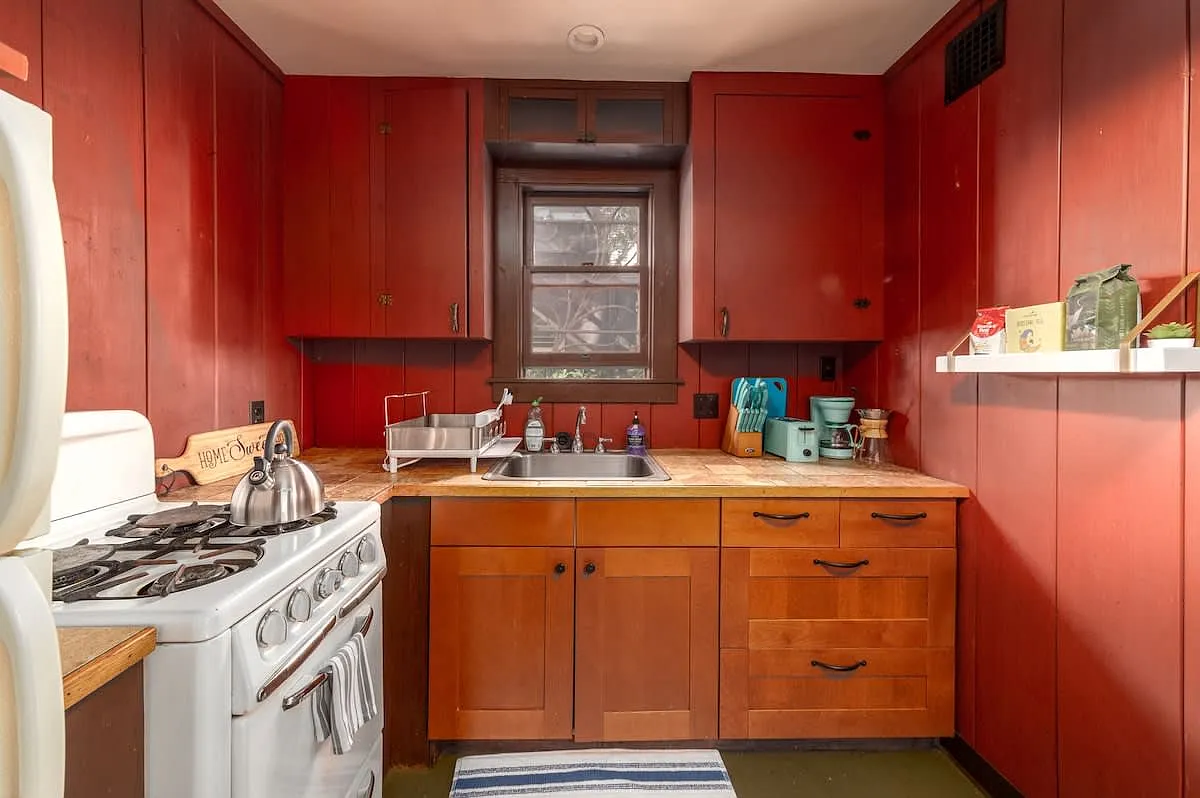 Studio, 550 sqft, $3,000 — Photo 3