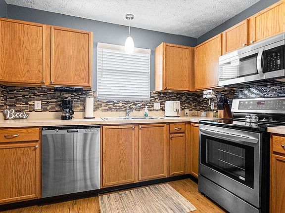 5th image of 6256 Early Light Dr #131