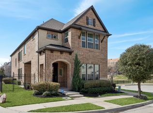 648 Courtyard Ln, Irving, TX 75039