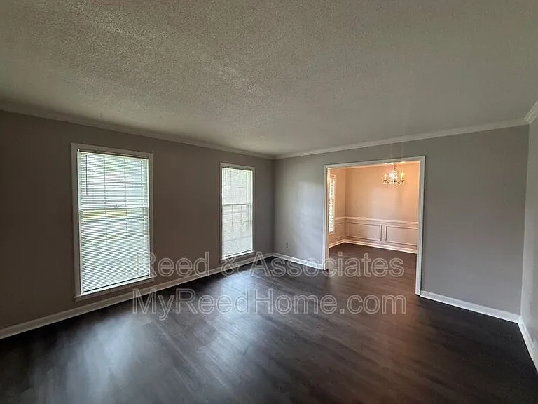 2292 Eastover Dr — Photo 3