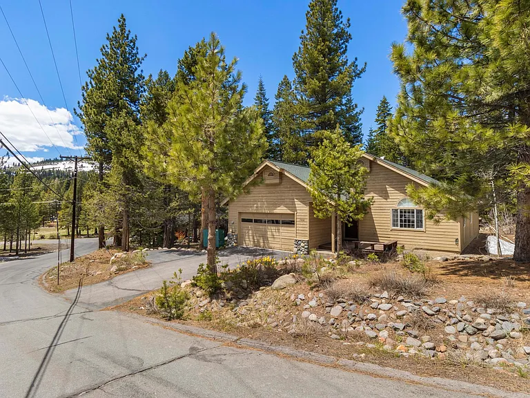 15400 Wolfgang Rd — Photo 2