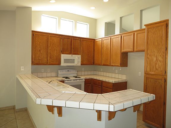 4th image of 4909 Wild Rose Dr