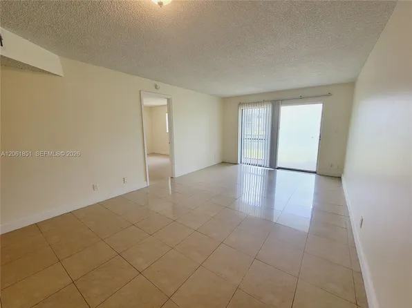 8040 Colony Cir N APT 108, Tamarac, FL 33321