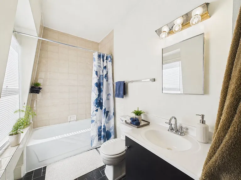 1740 N 42nd St #18 — Photo 13
